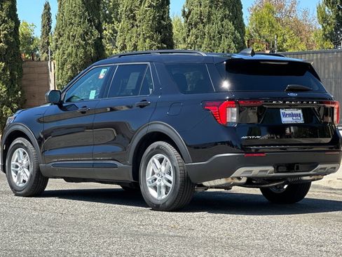 New 2026 Ford Explorer Active w/ Active Comfort Package RWD image 6