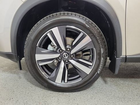 Used 2021 Nissan Rogue SL AWD/4WD image 9