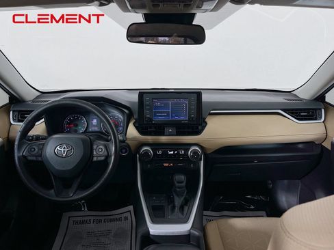 Used 2021 Toyota RAV4 XLE w/ Convenience Package FWD image 12