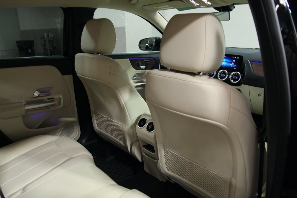 Certified 2023 Mercedes-Benz GLA 250 4MATIC image 23