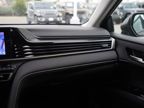 Used 2025 Toyota Camry LE image 23