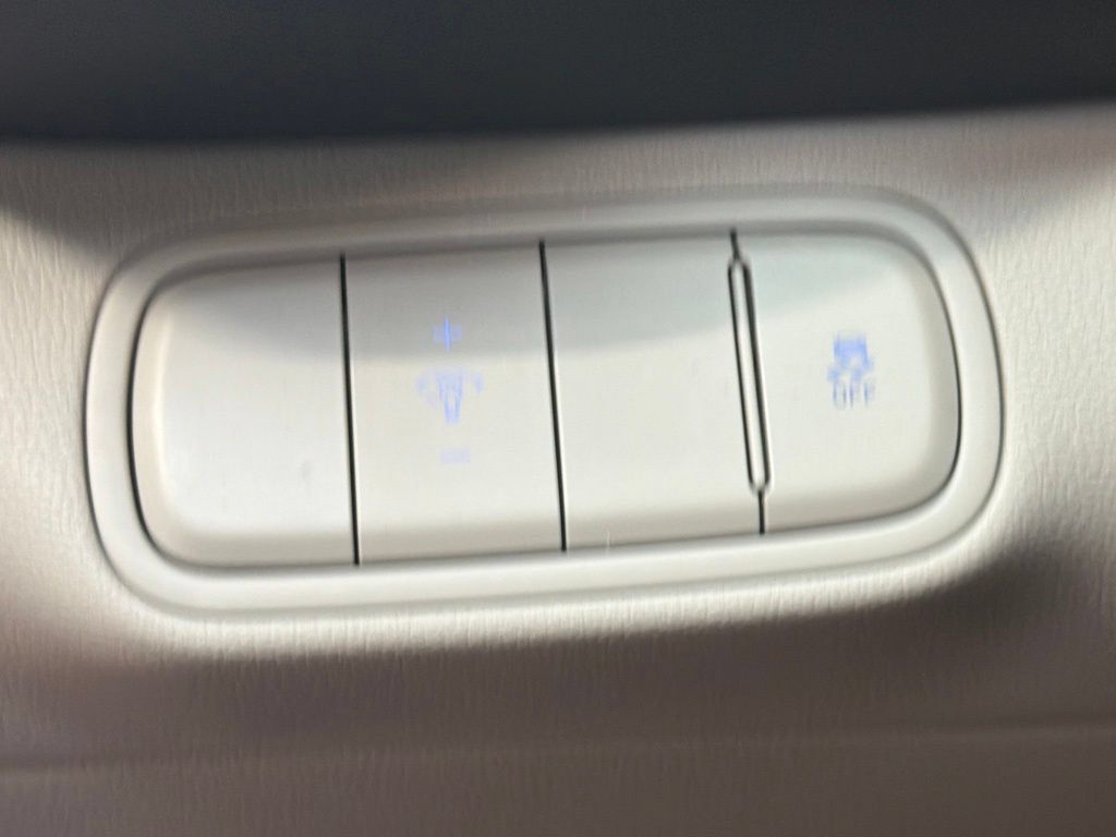 Certified 2026 Hyundai Venue SEL FWD image 23