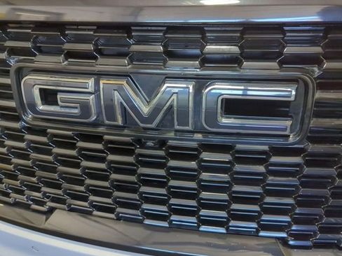 Used 2024 GMC Yukon Denali Ultimate AWD/4WD image 32