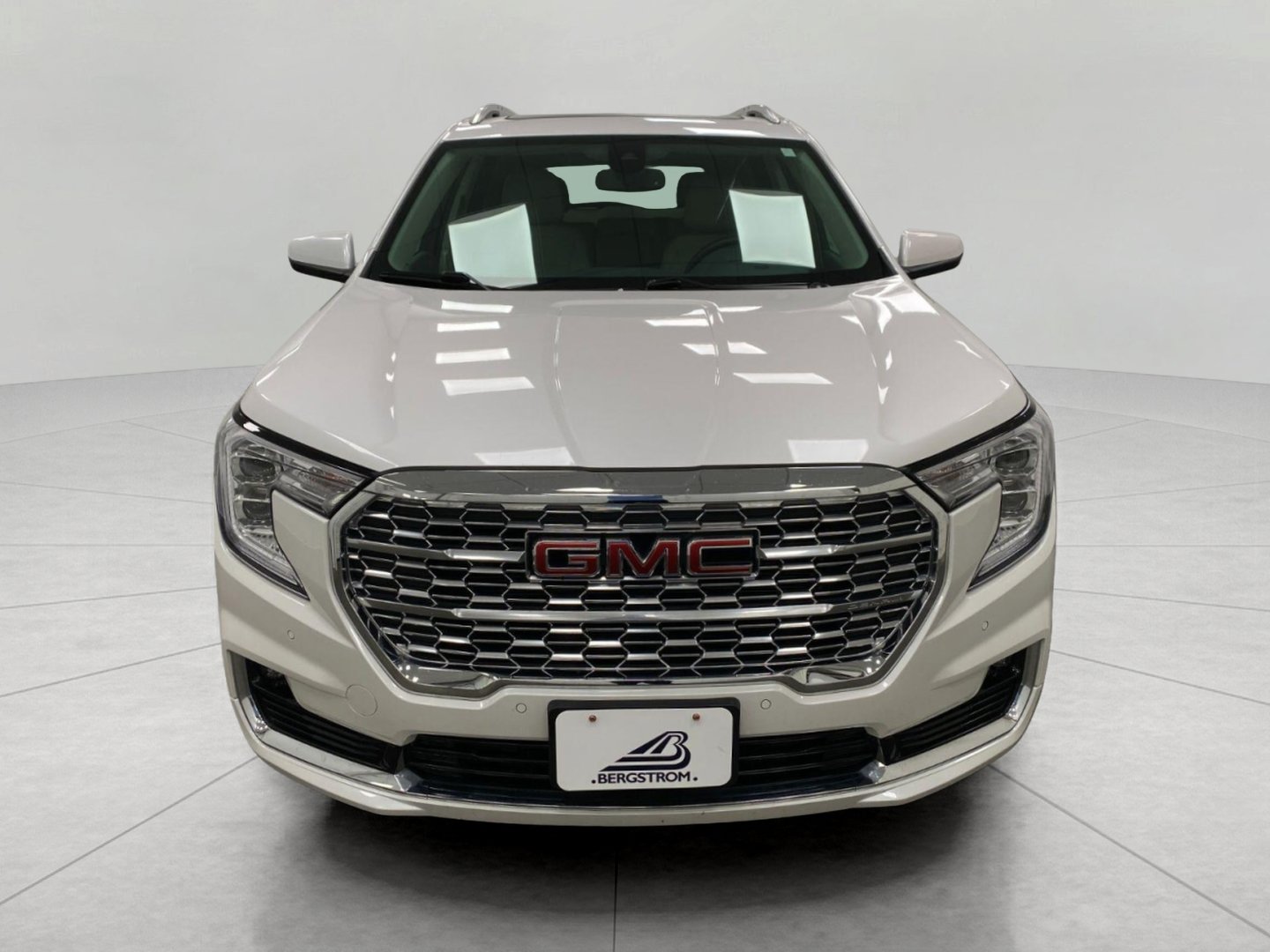 Used 2023 GMC Terrain Denali w/ LPO, Floor Liner Package AWD/4WD image 11