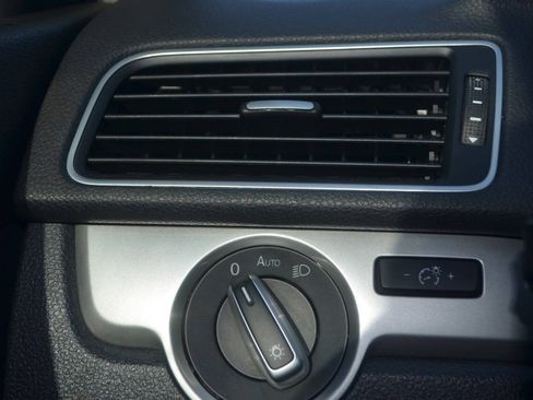 Used 2013 Volkswagen Passat 2.5 S image 40