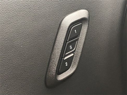 Certified 2022 Dodge Challenger R/T w/ Plus Package image 19