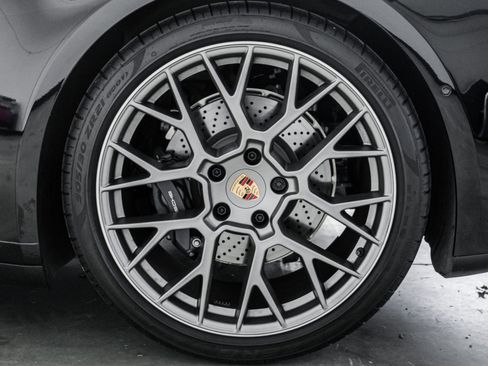 Used 2025 Porsche 911 Carrera image 10