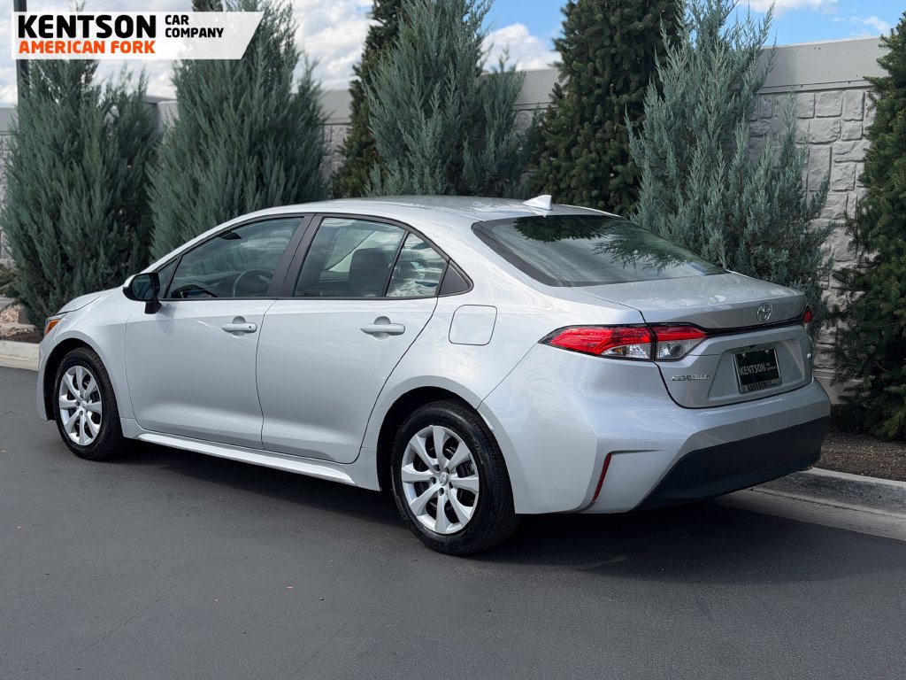 Used 2025 Toyota Corolla LE FWD image 5