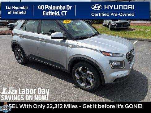 Used 2025 Hyundai Venue SEL FWD image 1