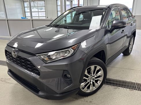 Used 2021 Toyota RAV4 XLE Premium image 1