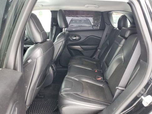Used 2019 Jeep Cherokee Latitude Plus w/ Cold Weather Group AWD/4WD image 29