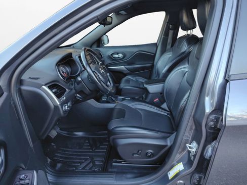 Used 2021 Jeep Cherokee Latitude Lux 80th Anniv w/ Quick Order Package 26U 80TH image 18