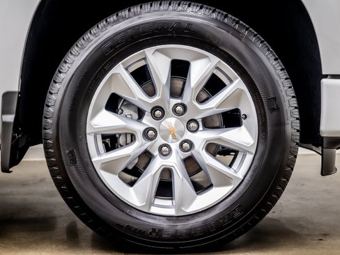 Used 2026 Chevrolet Silverado 1500 Custom RWD image 36