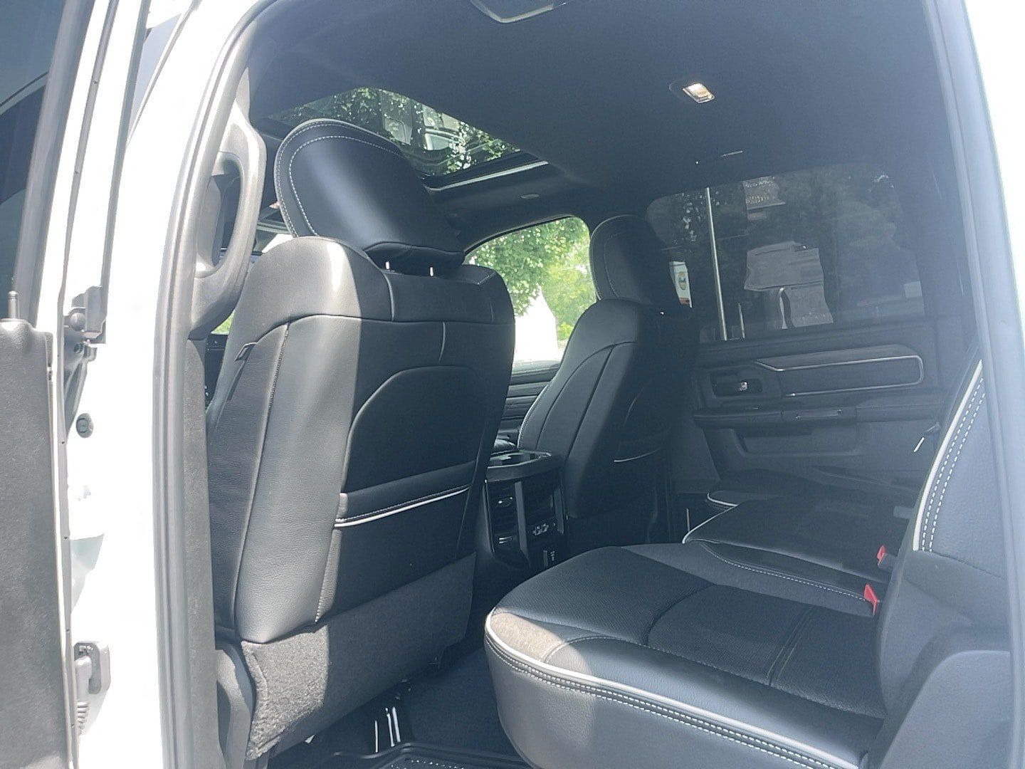 Used 2025 RAM 3500 Limited AWD/4WD image 6
