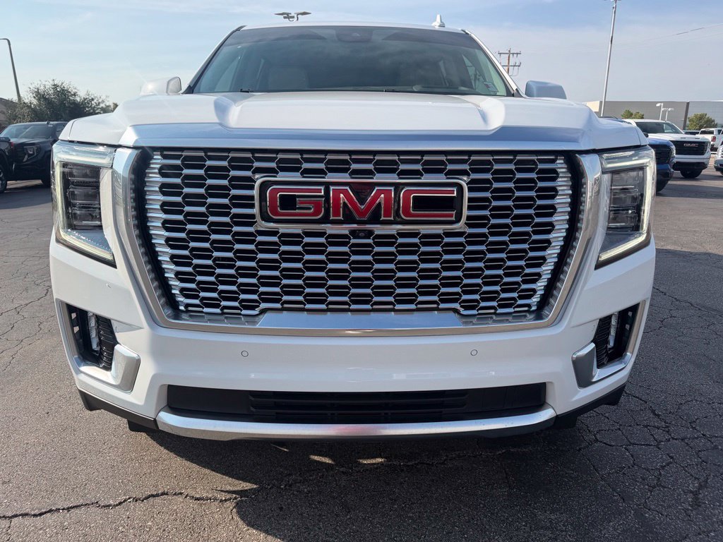 Used 2024 GMC Yukon Denali w/ Denali Reserve Package AWD/4WD image 8