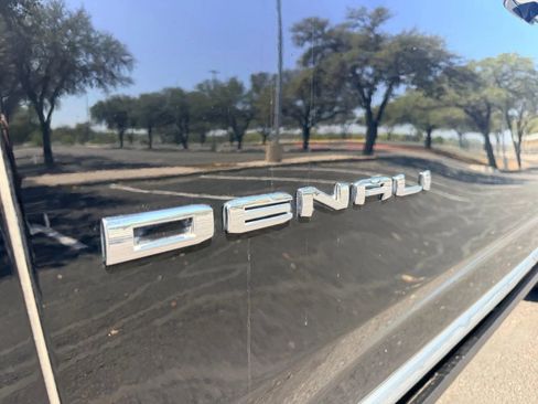 Used 2021 GMC Yukon XL Denali w/ Denali Ultimate Package image 14