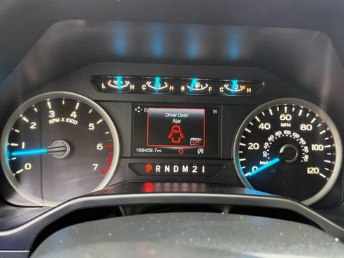 Used 2015 Ford F150 XLT w/ Equipment Group 301A Mid RWD image 30
