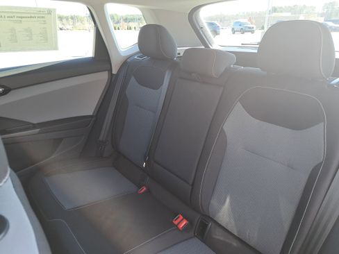 Certified 2024 Volkswagen Taos S w/ MDO Package image 13