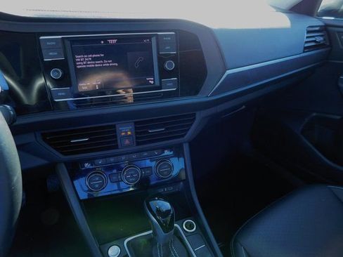 Used 2024 Volkswagen Jetta SE image 30