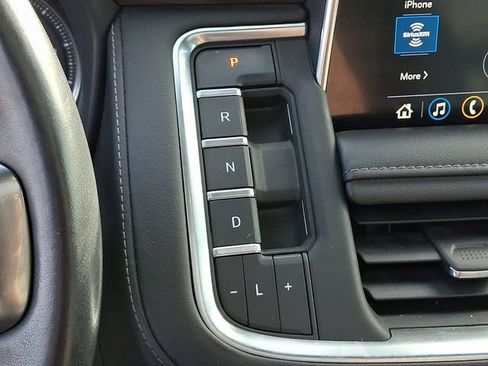 Used 2021 Chevrolet Suburban LT image 20