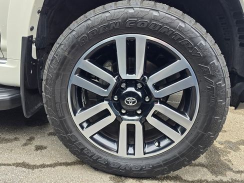 Used 2023 Toyota 4Runner Limited AWD/4WD image 8