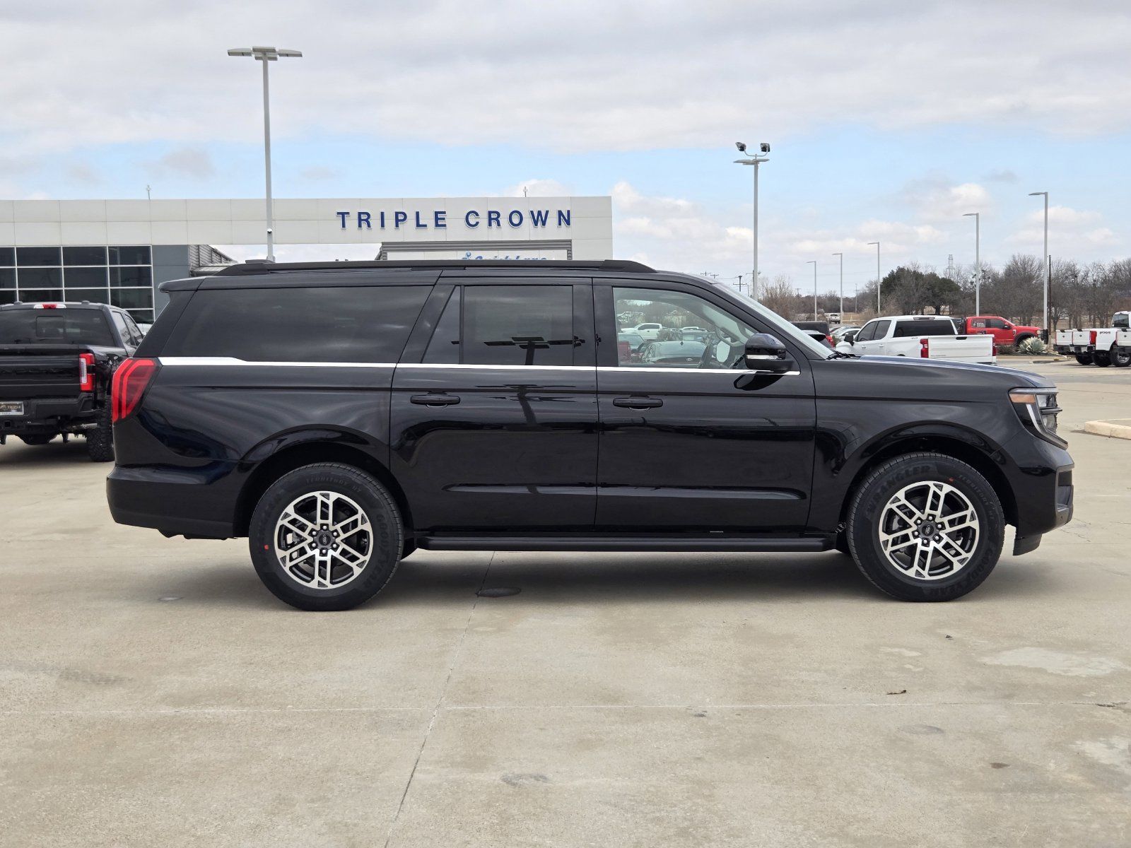New 2026 Ford Expedition Max Active RWD image 7