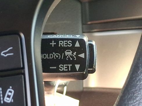 Used 2022 Toyota Tacoma SR image 22