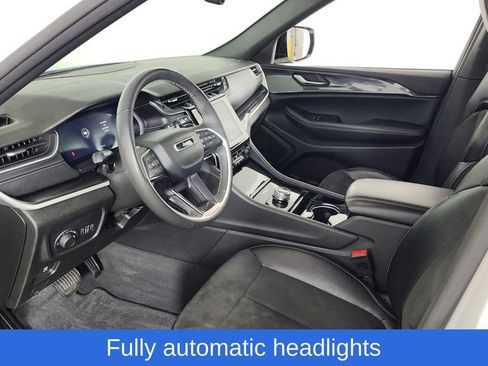 Used 2023 Jeep Grand Cherokee Altitude image 15