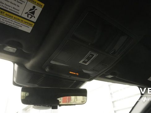 Used 2025 Land Rover Discovery Sport Dynamic SE image 16