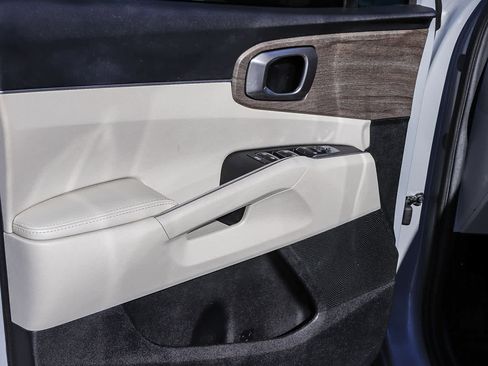 Used 2022 Kia Sorento EX w/ Panoramic Sunroof Package image 20