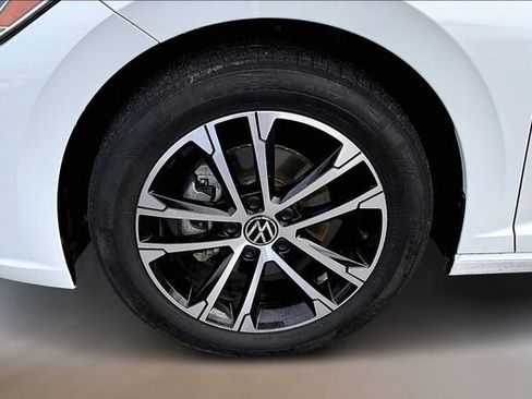 Used 2024 Volkswagen Jetta Sport image 28