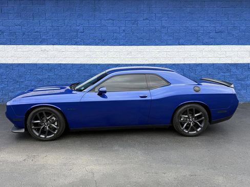Used 2022 Dodge Challenger R/T w/ Driver Convenience Group image 16