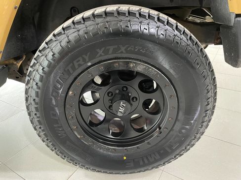 Used 2013 Jeep Wrangler Unlimited Sahara w/ Connectivity Group image 13