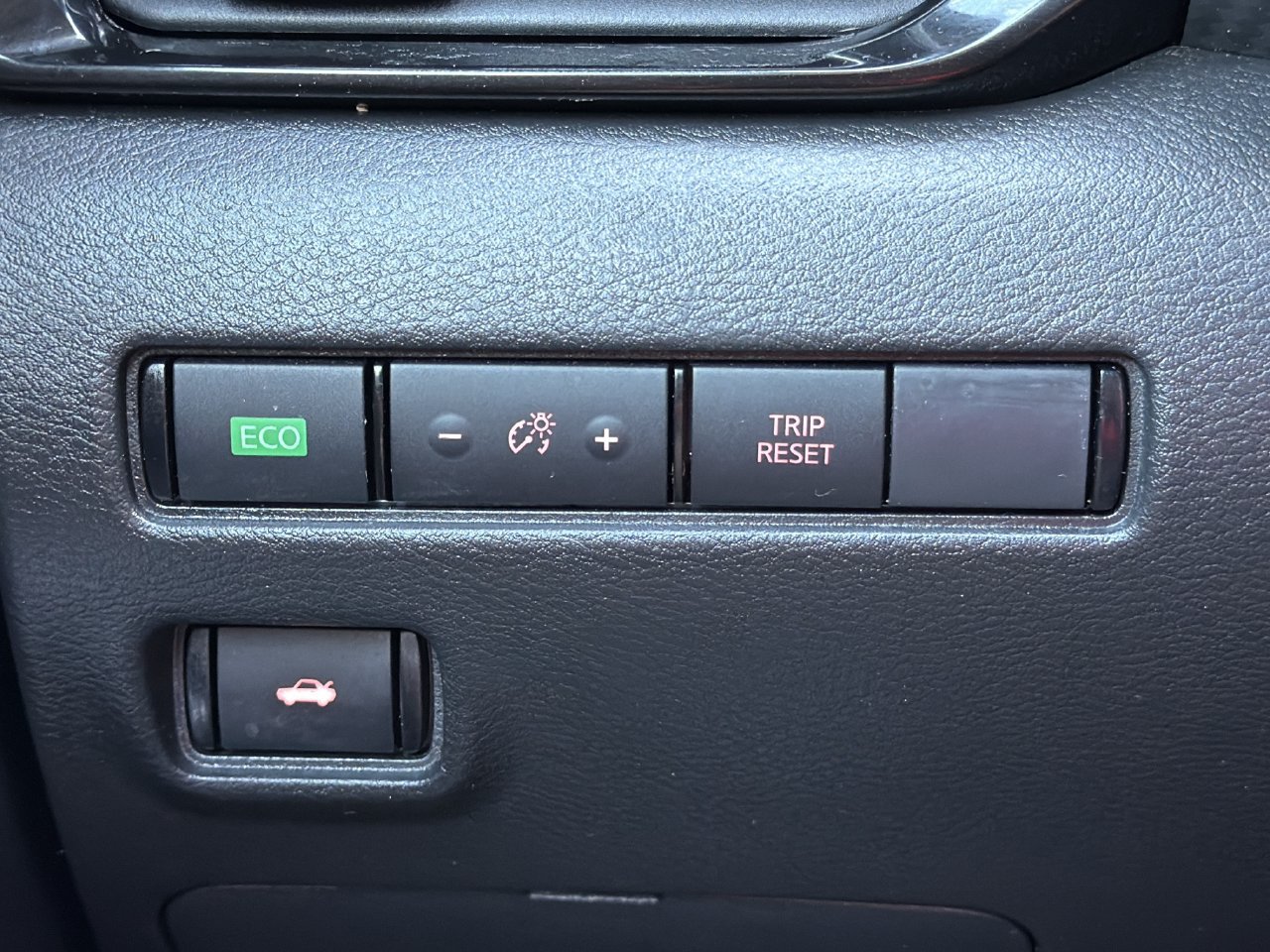 Certified 2025 Nissan Sentra SR w/ Midnight Edition FWD image 10