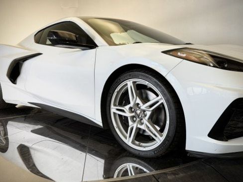 Used 2024 Chevrolet Corvette Stingray Premium Cpe w/ Z51 Performance Package RWD image 19