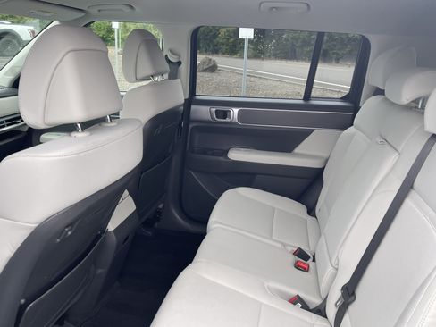 Used 2025 Hyundai Santa Fe SE AWD/4WD image 14