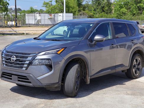 Certified 2026 Nissan Rogue SV FWD image 23