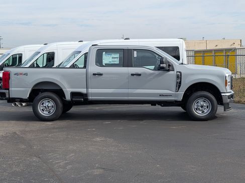 New 2026 Ford F250 XL w/ XL Chrome Package AWD/4WD image 3