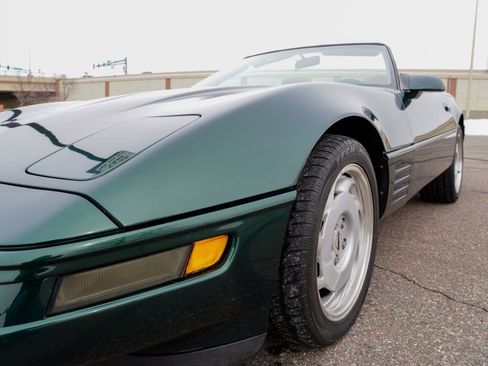 Used 1992 Chevrolet Corvette 2dr Convertible image 10