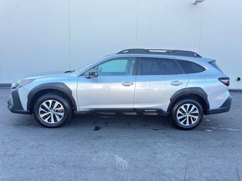Used 2023 Subaru Outback Premium AWD/4WD image 10
