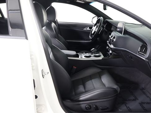 Used 2019 Kia Stinger GT2 AWD/4WD image 39