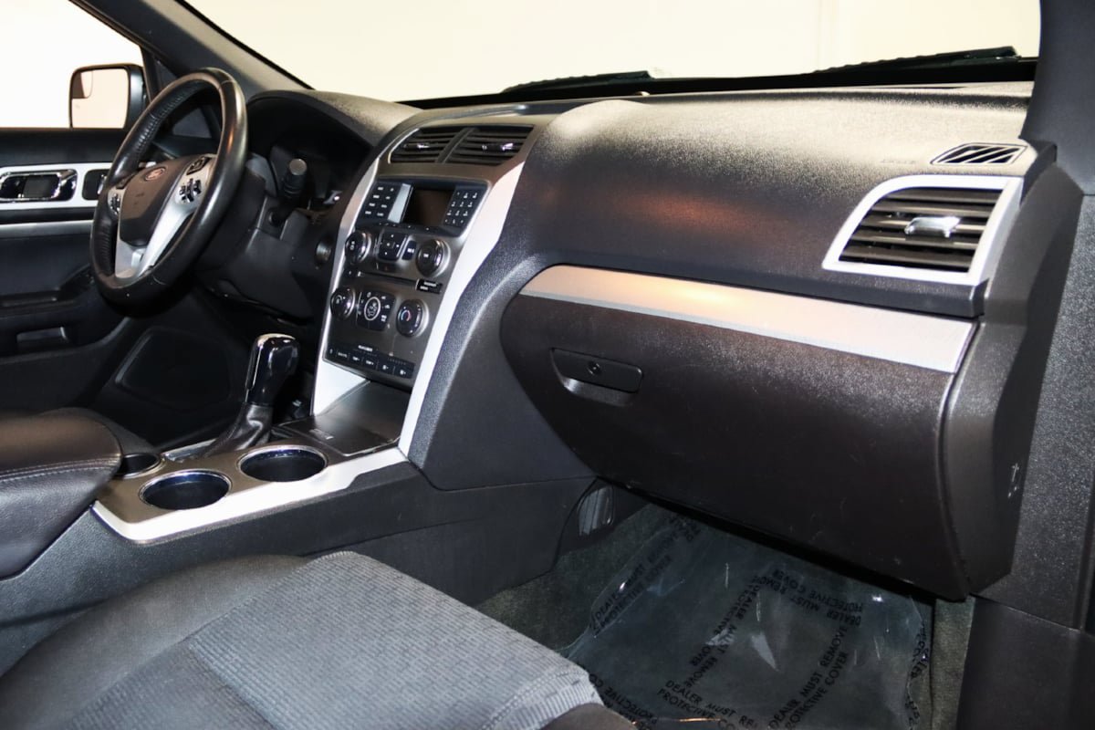 Used 2014 Ford Explorer XLT FWD image 46