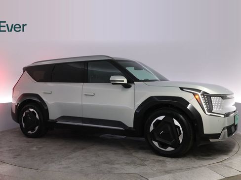 Used 2024 Kia EV9 Land AWD/4WD image 14