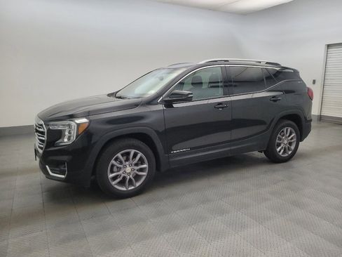 Used 2024 GMC Terrain SLT AWD/4WD image 2