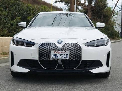 Used 2025 BMW i4 eDrive40 image 26