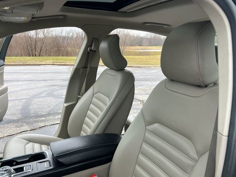 Used 2019 Ford Fusion SEL image 16