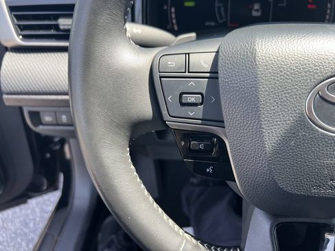 Used 2025 Toyota Camry SE FWD image 19