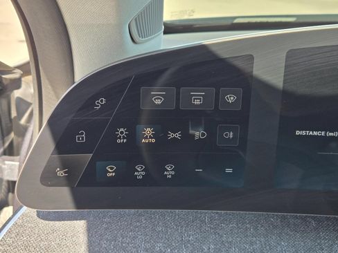 Used 2025 Lucid Air Pure RWD image 16