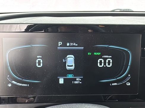 Used 2024 Kia Sportage LX image 20