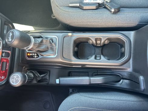 Used 2025 Jeep Wrangler Willys image 48